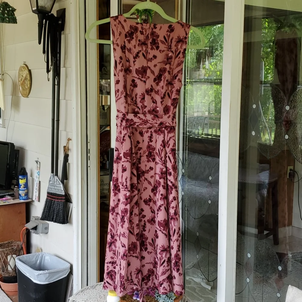 Dress - Picture 3 of 7